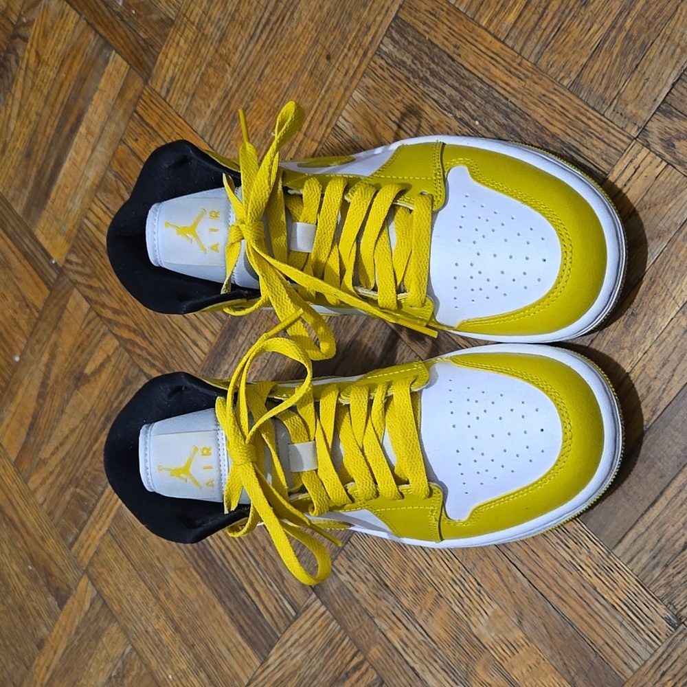 Air Jordan Nike Yellow Basketball Sneaker Shoe